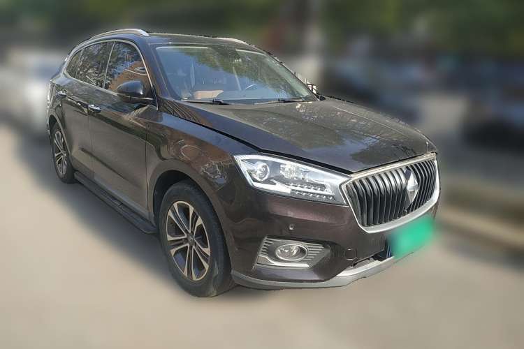 Used BORGWARD BX7 2016 28T Two-Wheel Drive Luxury Version 5 Seats Front Right 45 Deg