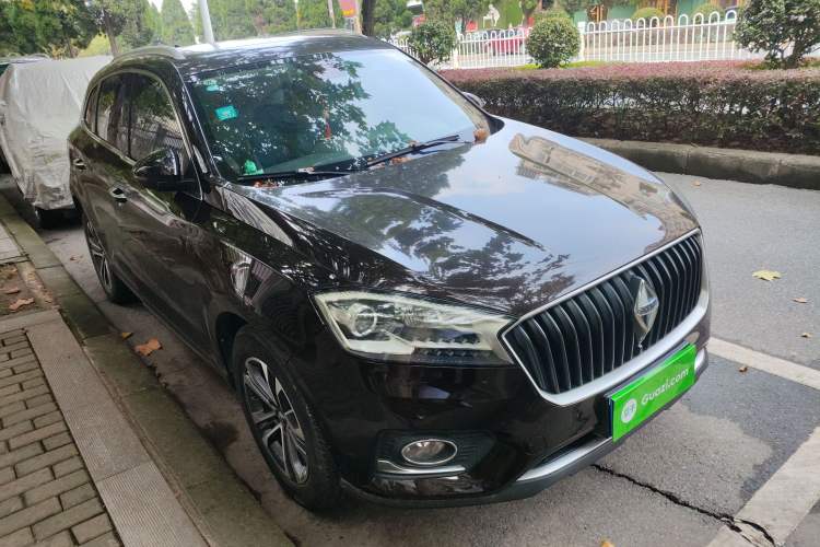 Used BORGWARD BX7 2016 28T Four-wheel Drive Luxury Edition 5 Seats Front Right 45 Deg