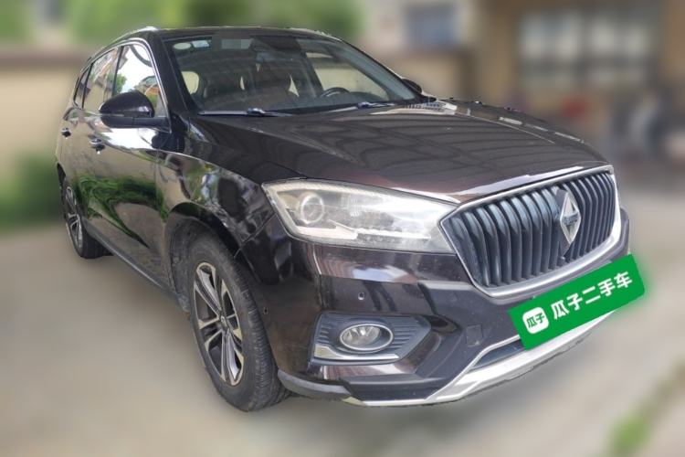 Used BORGWARD BX7 2016 28T Two-Wheel Drive Luxury Version 5 Seats Front Right 45 Deg