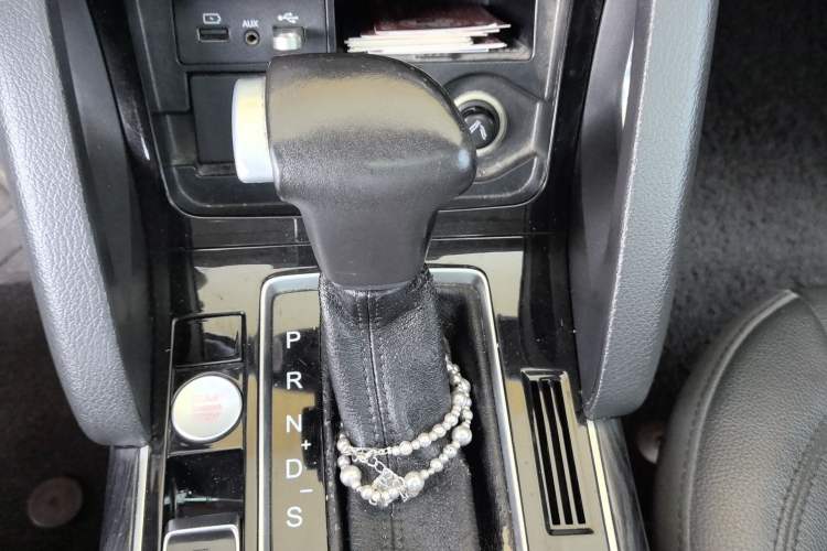 Used BORGWARD BX7 2016 28T 2WD Elite Edition 5-seater Gear Lever