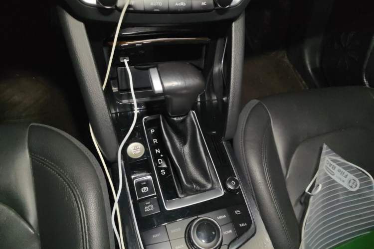 Used BORGWARD BX7 2016 28T 2WD Elite Edition 5-seater Gear Lever