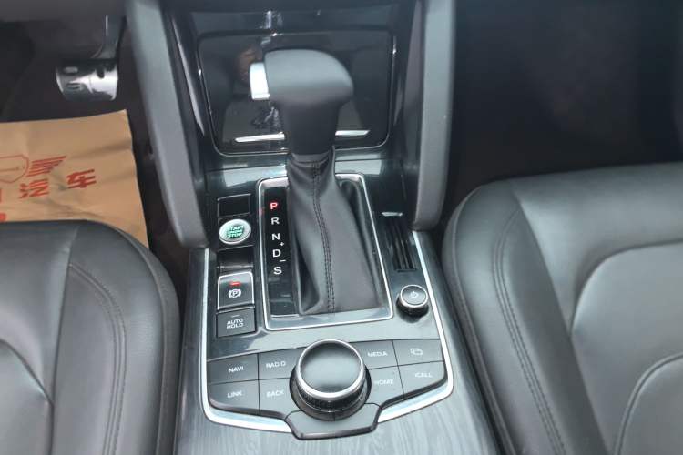 Used BORGWARD BX7 2016 28T 2WD Elite Edition 5-seater Gear Lever