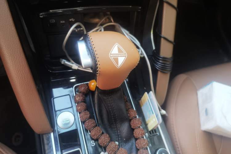Used BORGWARD BX7 2016 28T 2WD Elite Edition 5-seater Gear Lever