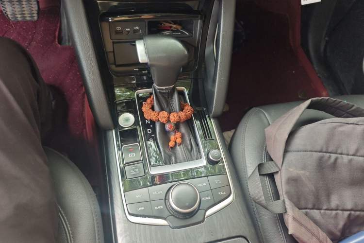 Used BORGWARD BX7 2016 28T Four-wheel Drive Luxury Version 7 Seats Gear Lever