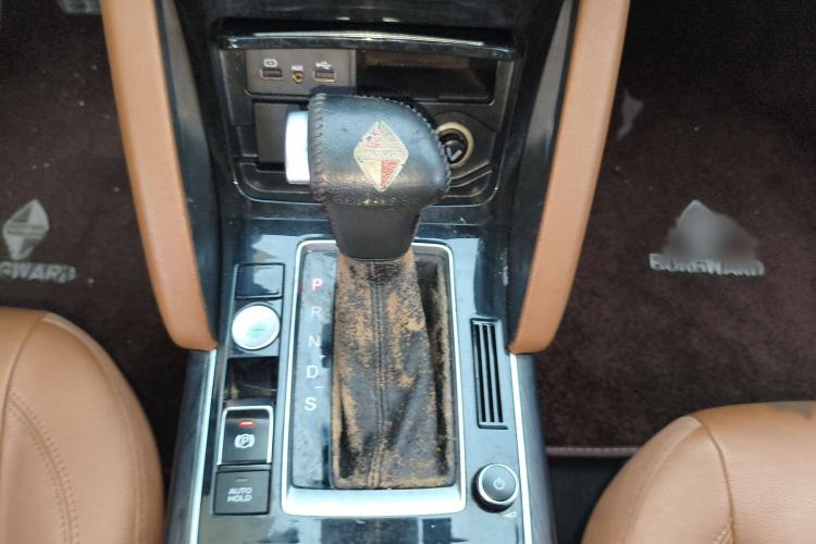 Used BORGWARD BX7 2016 28T Four-wheel Drive Flagship Version 7 Seats Gear Lever