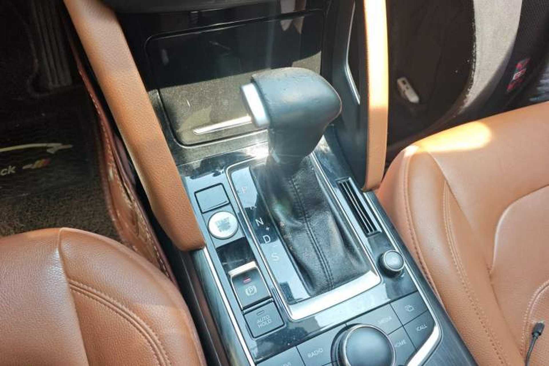 Used BORGWARD BX7 2016 28T 2WD Elite Edition 5-seater Gear Lever