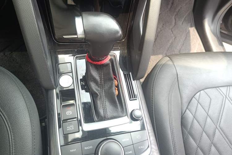 Used BORGWARD BX7 2016 28T Four-Wheel Drive Flagship Version 5 Seats Gear Lever
