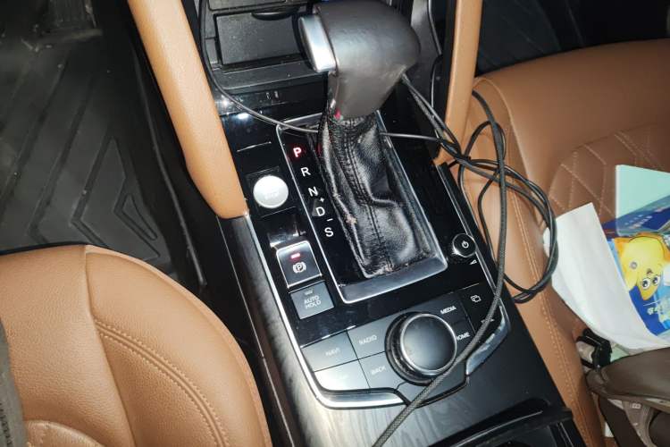 Used BORGWARD BX7 2016 28T Four-Wheel Drive Flagship Version 5 Seats Gear Lever
