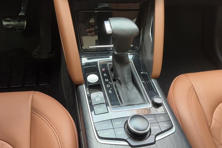 Used BORGWARD BX7 2016 28T Four-Wheel Drive Flagship Version 5 Seats Gear Lever