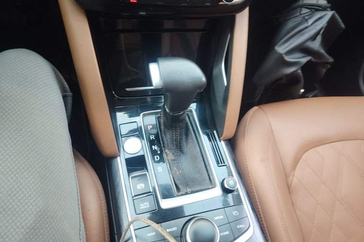 Used BORGWARD BX7 2016 28T Four-wheel Drive Flagship Version 7 Seats Gear Lever