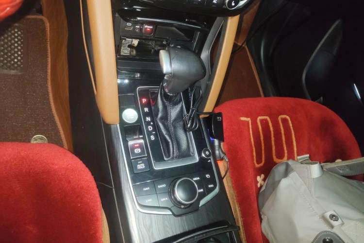 Used BORGWARD BX7 2016 28T Four-Wheel Drive Flagship Version 5 Seats Gear Lever