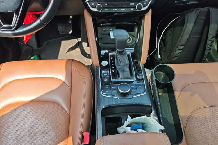 Used BORGWARD BX7 2016 28T 2WD Luxury Edition 7-seater Gear Lever