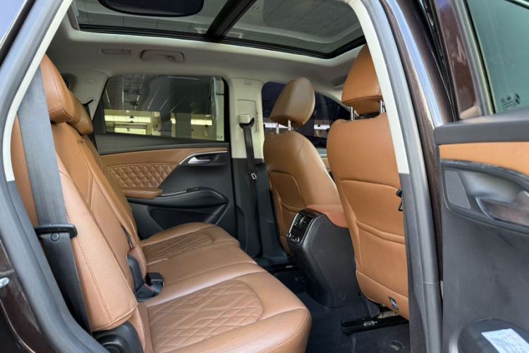 Used BORGWARD BX7 2016 28T Four-wheel Drive Flagship Version 7 Seats Interior 1