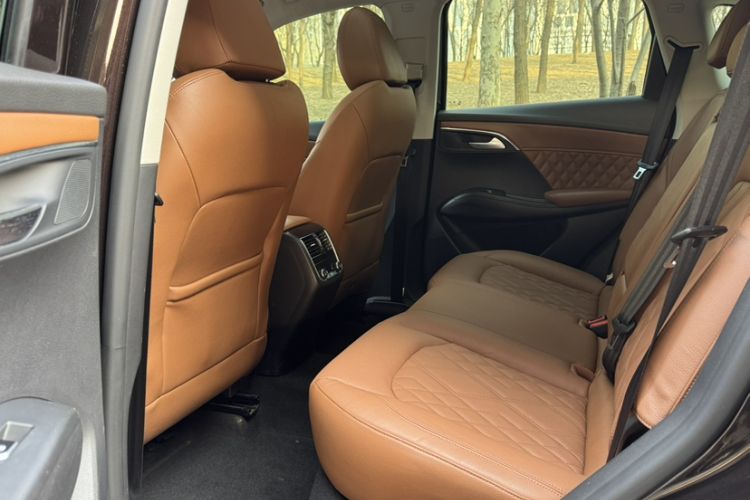 Used BORGWARD BX7 2016 28T Four-Wheel Drive Flagship Version 5 Seats Interior 2