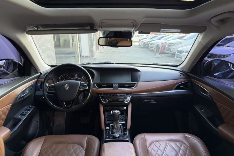 Used BORGWARD BX7 2016 28T Four-wheel Drive Flagship Version 7 Seats Interior 3