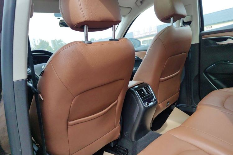 Used BORGWARD BX7 2016 28T 2WD Elite Edition 5-seater Interior 6