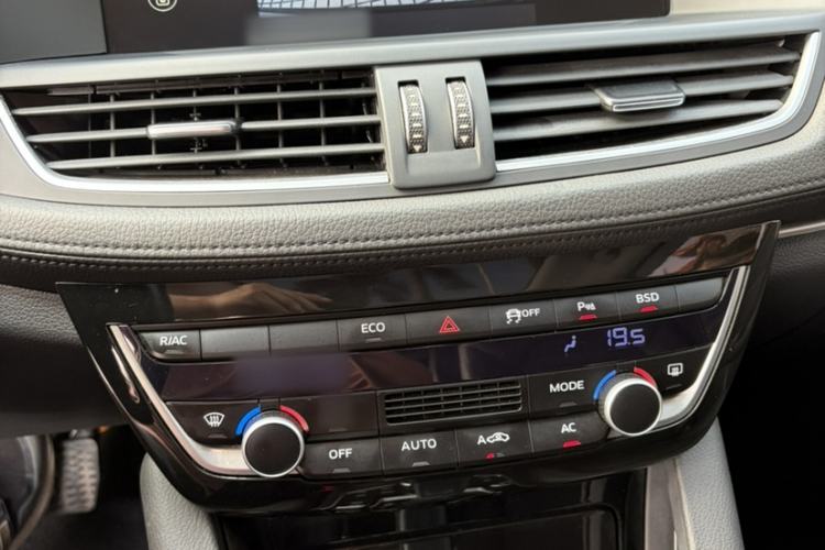 Used BORGWARD BX7 2016 28T 2WD Luxury Edition 7-seater Interior 6