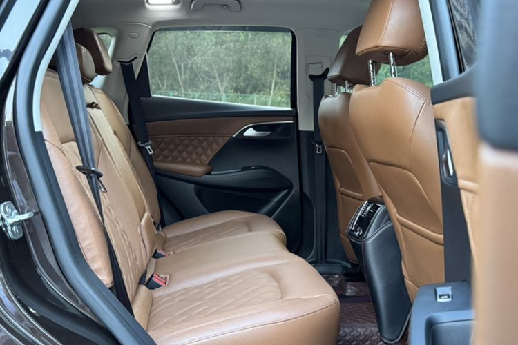 Used BORGWARD BX7 2016 28T Four-Wheel Drive Flagship Version 5 Seats Interior 9