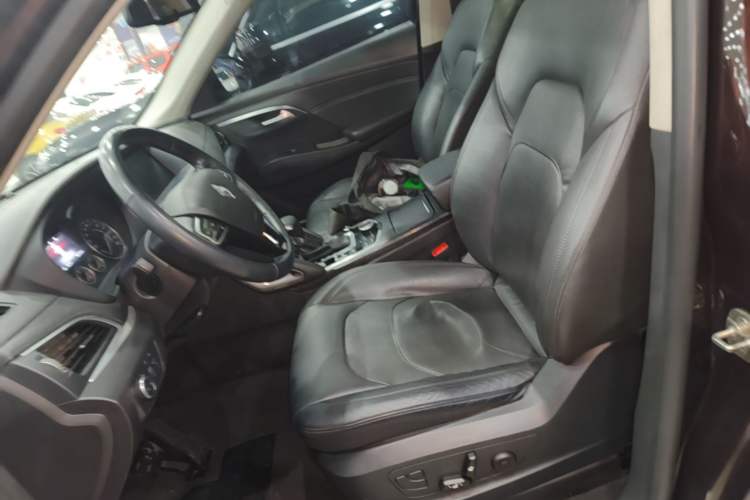 Used BORGWARD BX7 2016 28T Four-wheel Drive Luxury Edition 5 Seats Left Front Seat