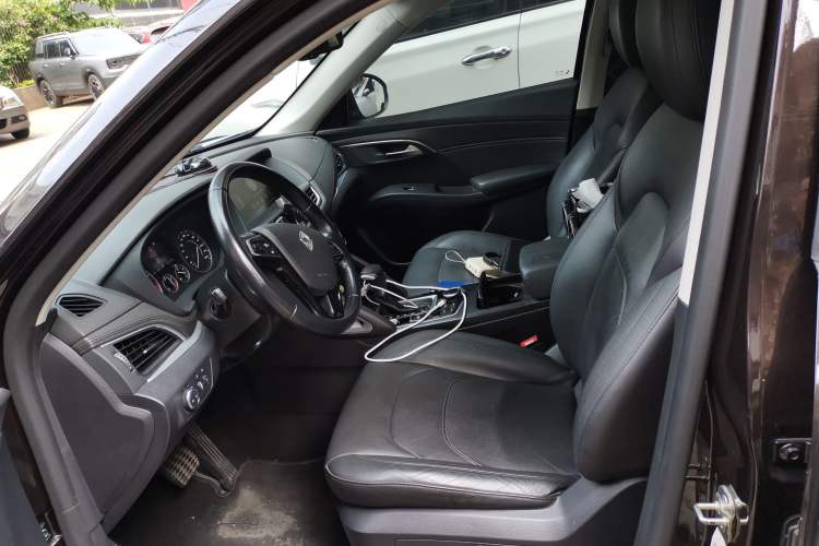 Used BORGWARD BX7 2016 28T Four-wheel Drive Luxury Edition 5 Seats Left Front Seat