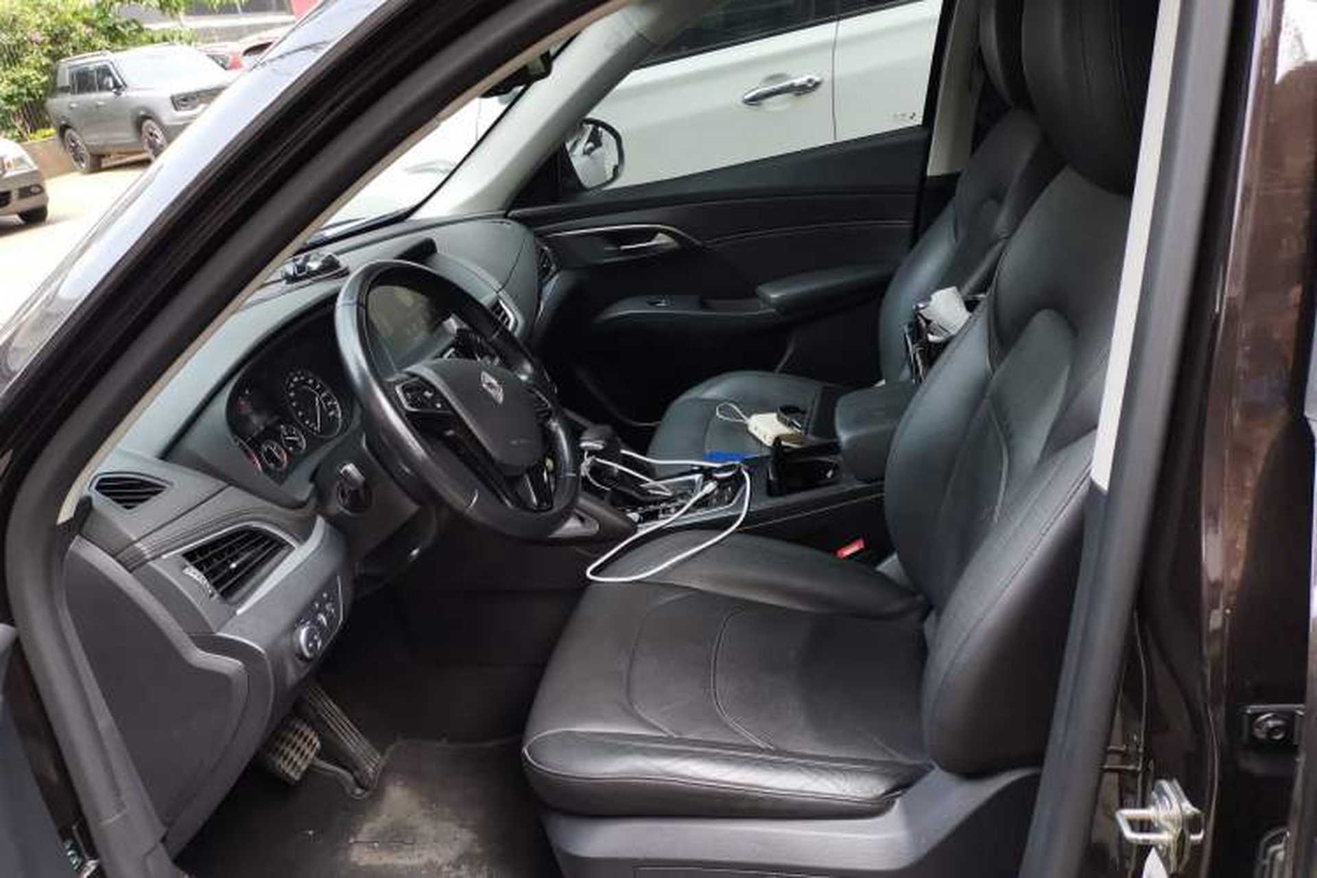 Used BORGWARD BX7 2016 28T Four-wheel Drive Luxury Edition 5 Seats Left Front Seat