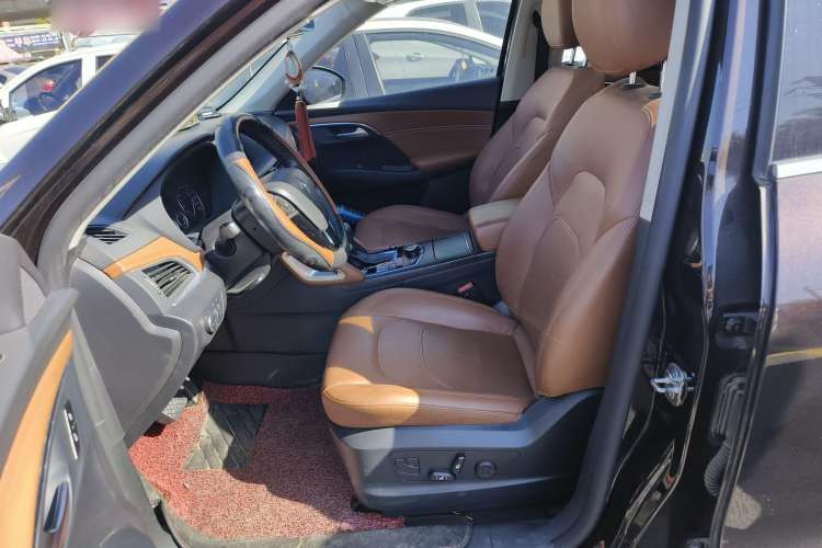 Used BORGWARD BX7 2016 28T Two-Wheel Drive Luxury Version 5 Seats Left Front Seat