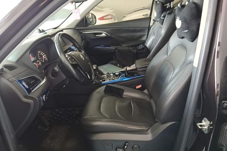 Used BORGWARD BX7 2016 28T Two-Wheel Drive Luxury Version 5 Seats Left Front Seat
