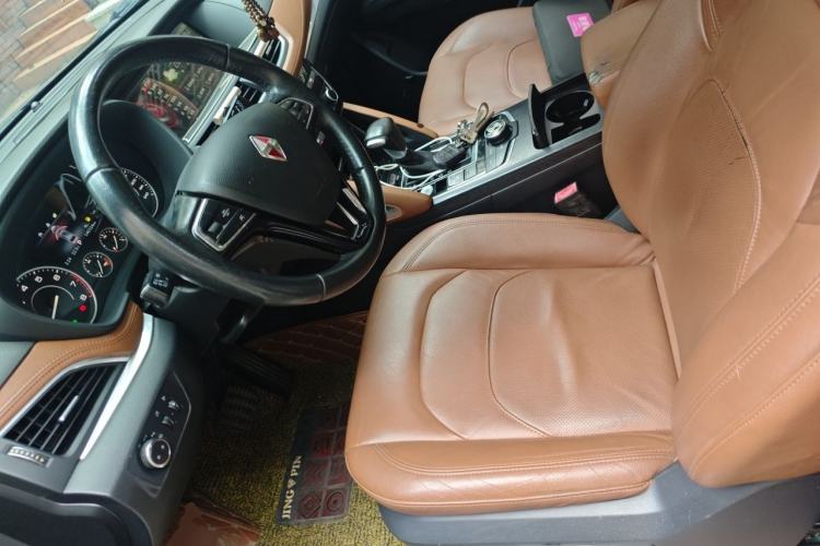 Used BORGWARD BX7 2016 28T Two-Wheel Drive Luxury Version 5 Seats Left Front Seat