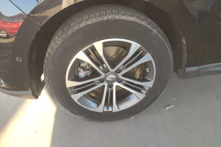Used BORGWARD BX7 2016 28T Four-wheel Drive Luxury Edition 5 Seats Left Front Wheel Hub