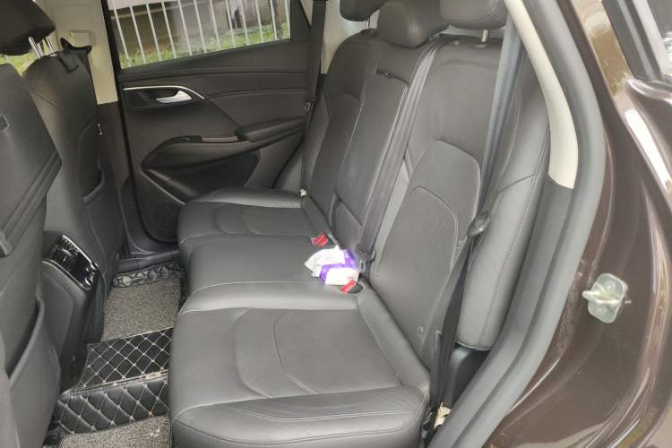 Used BORGWARD BX7 2016 28T Four-wheel Drive Luxury Edition 5 Seats Left Rear Seat
