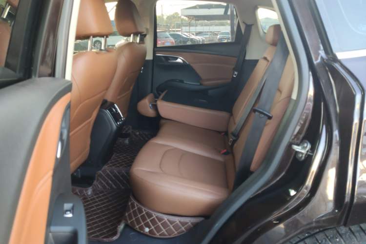 Used BORGWARD BX7 2016 28T Four-wheel Drive Luxury Edition 5 Seats Left Rear Seat