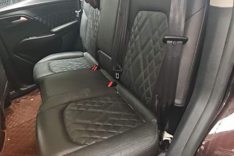 Used BORGWARD BX7 2016 28T Four-Wheel Drive Flagship Version 5 Seats Left Rear Seat