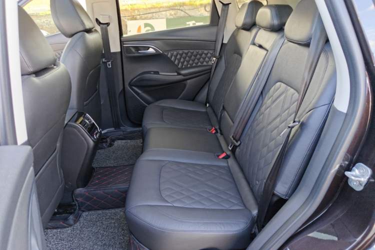 Used BORGWARD BX7 2016 28T Four-Wheel Drive Flagship Version 5 Seats Left Rear Seat