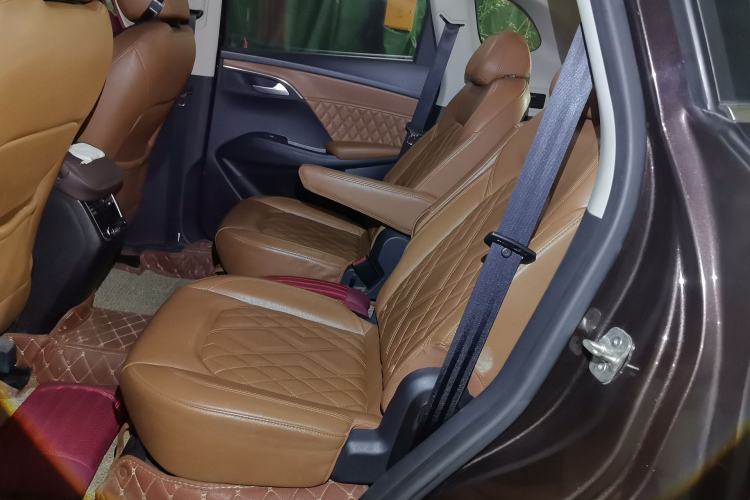Used BORGWARD BX7 2016 28T Four-Wheel Drive Flagship Model 6 Seats Left Rear Seat