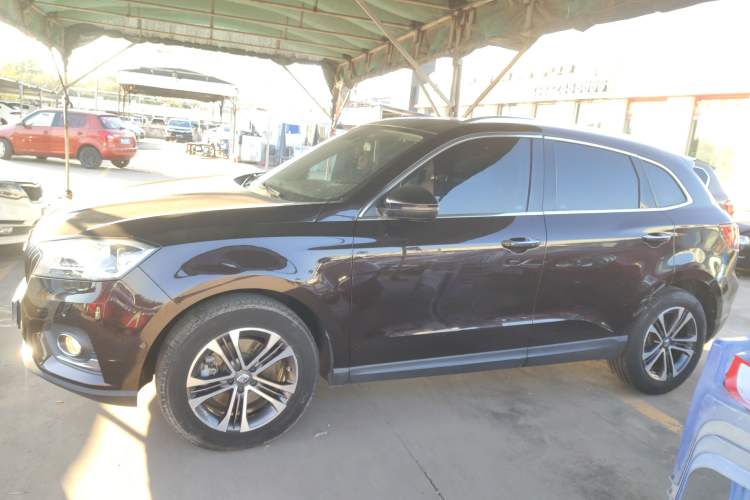Used BORGWARD BX7 2016 28T Four-wheel Drive Luxury Edition 5 Seats Left Side