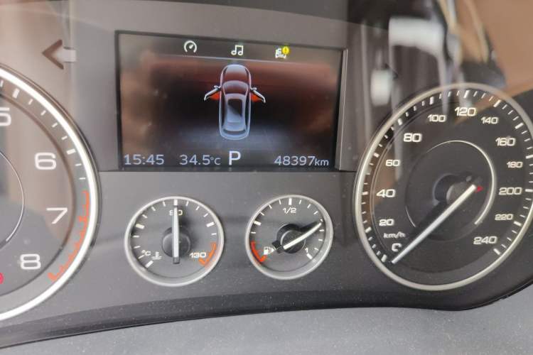 Used BORGWARD BX7 2016 28T Two-Wheel Drive Luxury Version 5 Seats Odometer Close Up