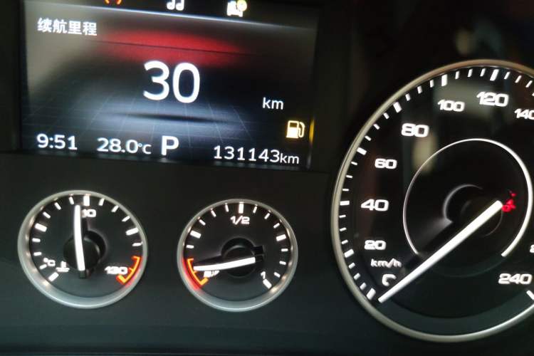 Used BORGWARD BX7 2016 28T Two-Wheel Drive Luxury Version 5 Seats Odometer Close Up