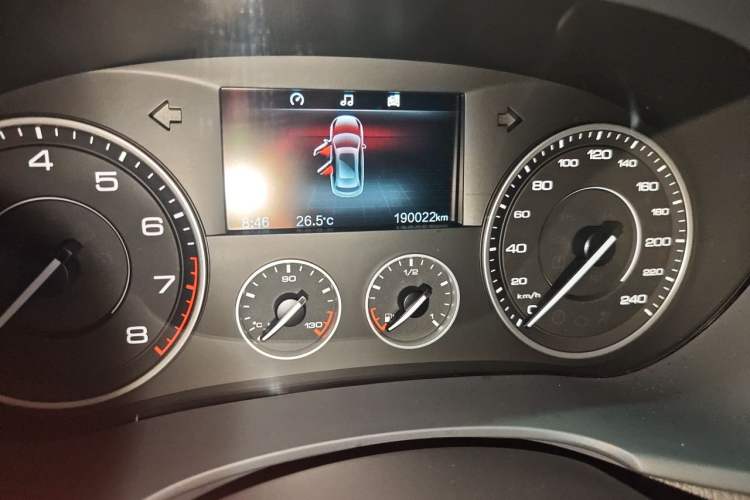 Used BORGWARD BX7 2016 28T 2WD Elite Edition 5-seater Odometer Close Up