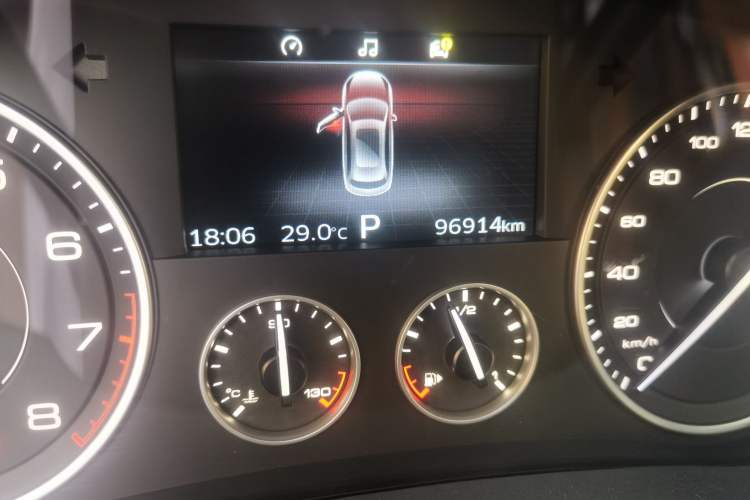 Used BORGWARD BX7 2016 28T 2WD Elite Edition 5-seater Odometer Close Up