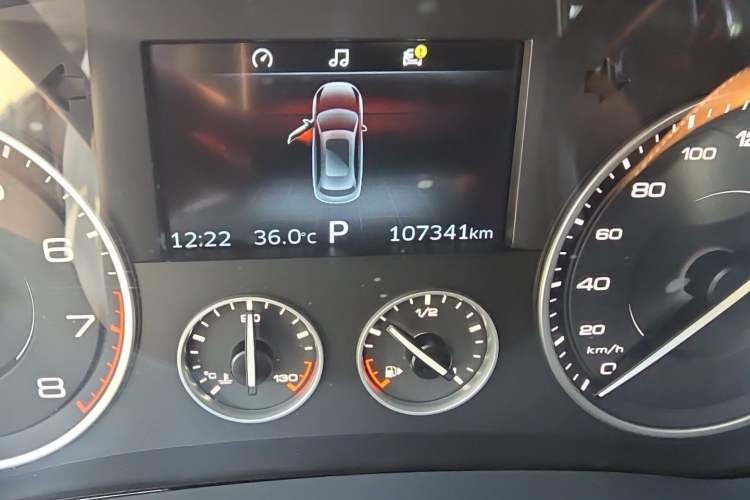 Used BORGWARD BX7 2016 28T Two-Wheel Drive Luxury Version 5 Seats Odometer Close Up