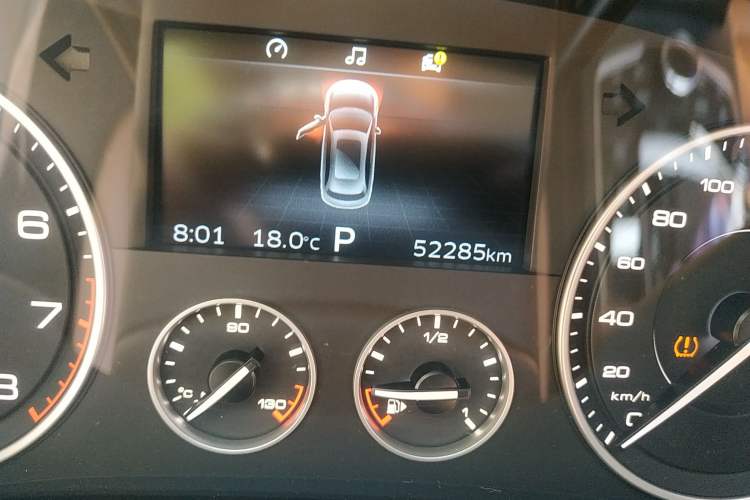 Used BORGWARD BX7 2016 28T Two-Wheel Drive Luxury Version 5 Seats Odometer Close Up