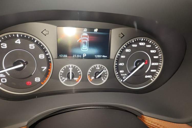 Used BORGWARD BX7 2016 28T Four-Wheel Drive Flagship Version 5 Seats Odometer Close Up