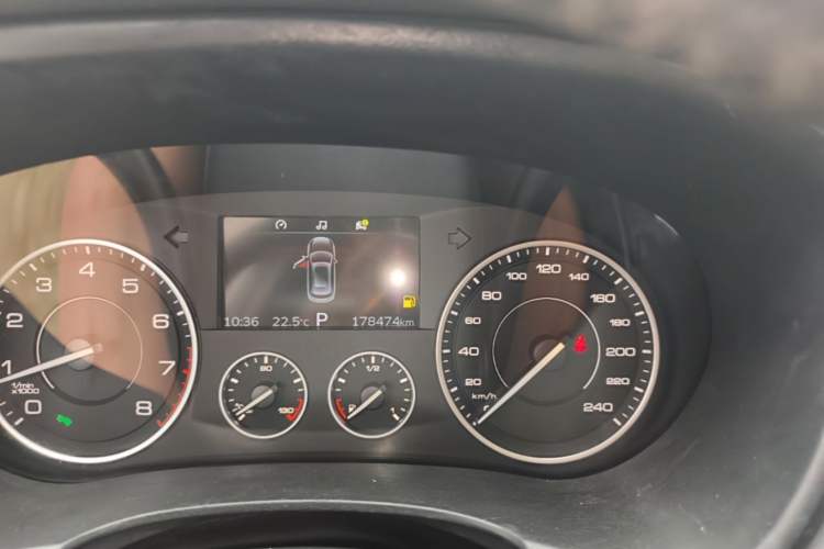 Used BORGWARD BX7 2016 28T Two-Wheel Drive Luxury Version 5 Seats Odometer Close Up