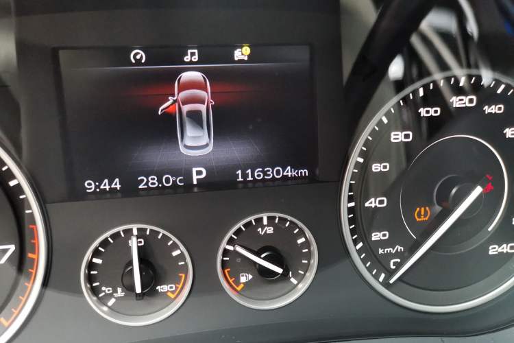 Used BORGWARD BX7 2016 28T Four-wheel Drive Luxury Edition 5 Seats Odometer Close Up