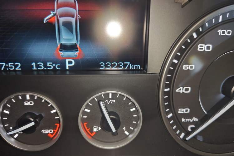 Used BORGWARD BX7 2016 28T Four-Wheel Drive Flagship Version 5 Seats Odometer Close Up