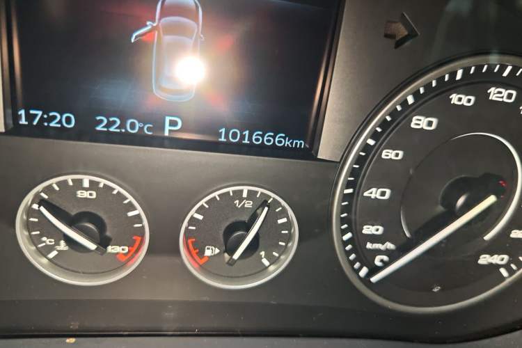 Used BORGWARD BX7 2016 28T Four-Wheel Drive Flagship Version 5 Seats Odometer Close Up