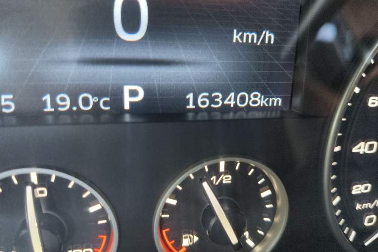 Used BORGWARD BX7 2016 28T Two-Wheel Drive Luxury Version 5 Seats Odometer Close Up