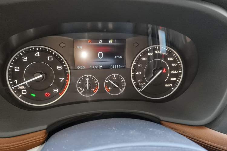 Used BORGWARD BX7 2016 28T 2WD Elite Edition 5-seater Odometer Close Up