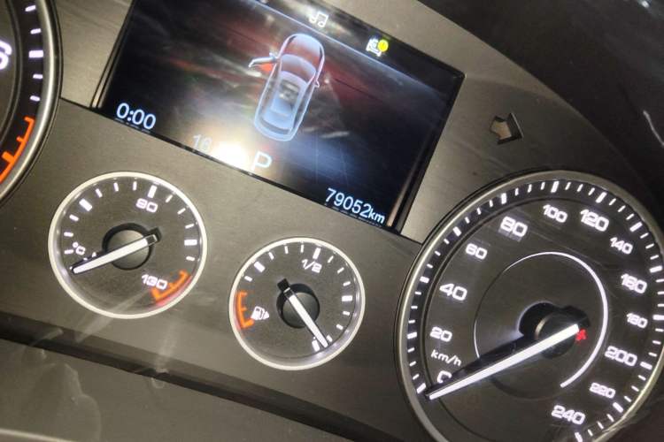 Used BORGWARD BX7 2016 28T 2WD Elite Edition 5-seater Odometer Close Up