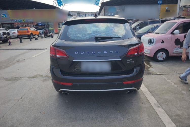Used BORGWARD BX7 2016 28T Two-Wheel Drive Luxury Version 5 Seats Rear